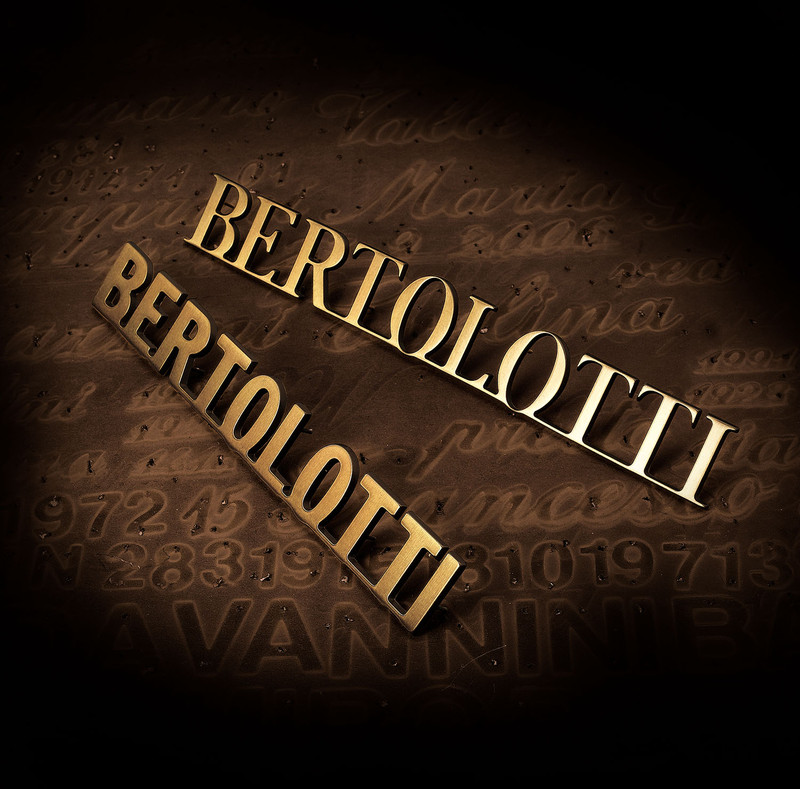 Bertolotti/carattere-Bastone-Bronzo